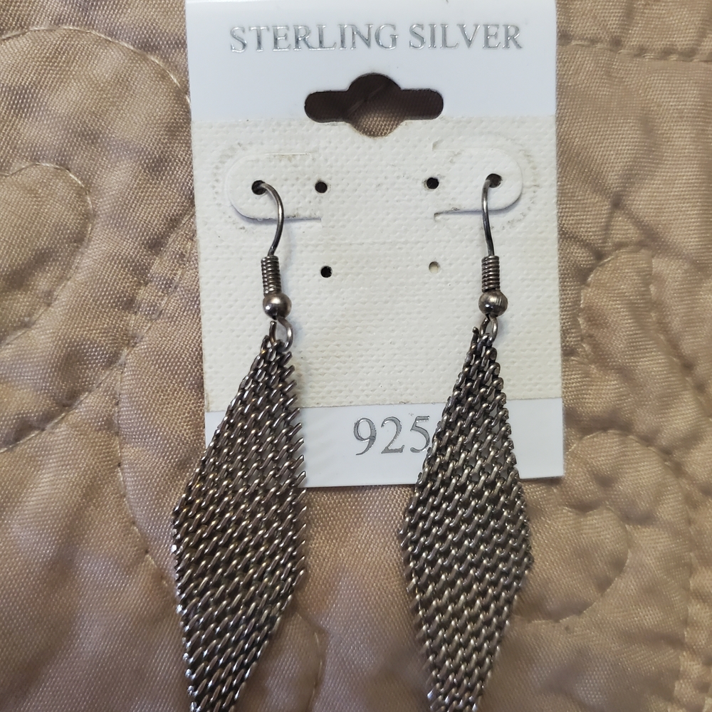 Elegant Silver Mesh Drop Earrings - Picture 4 of 6